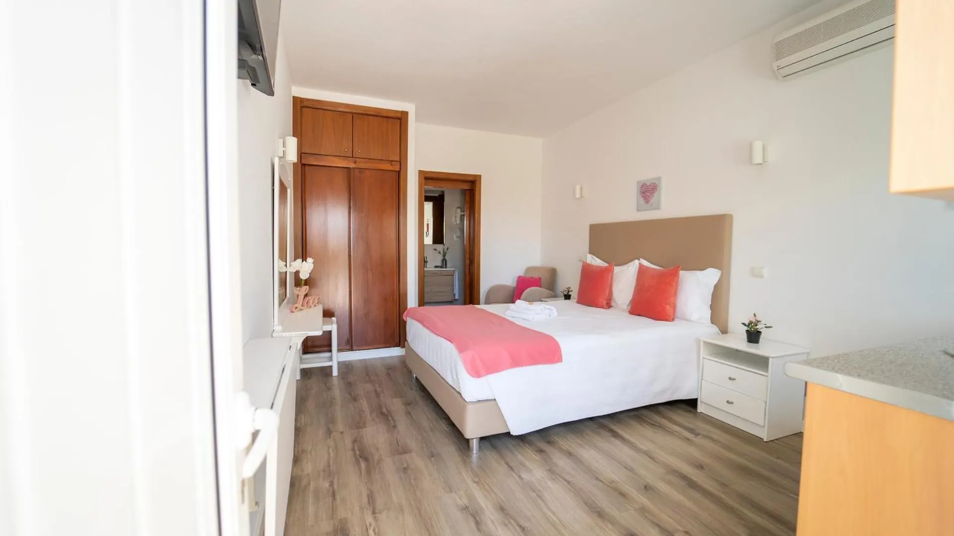 Apartamentos Flor Da Laranja, Albufeira By Algarveblossom